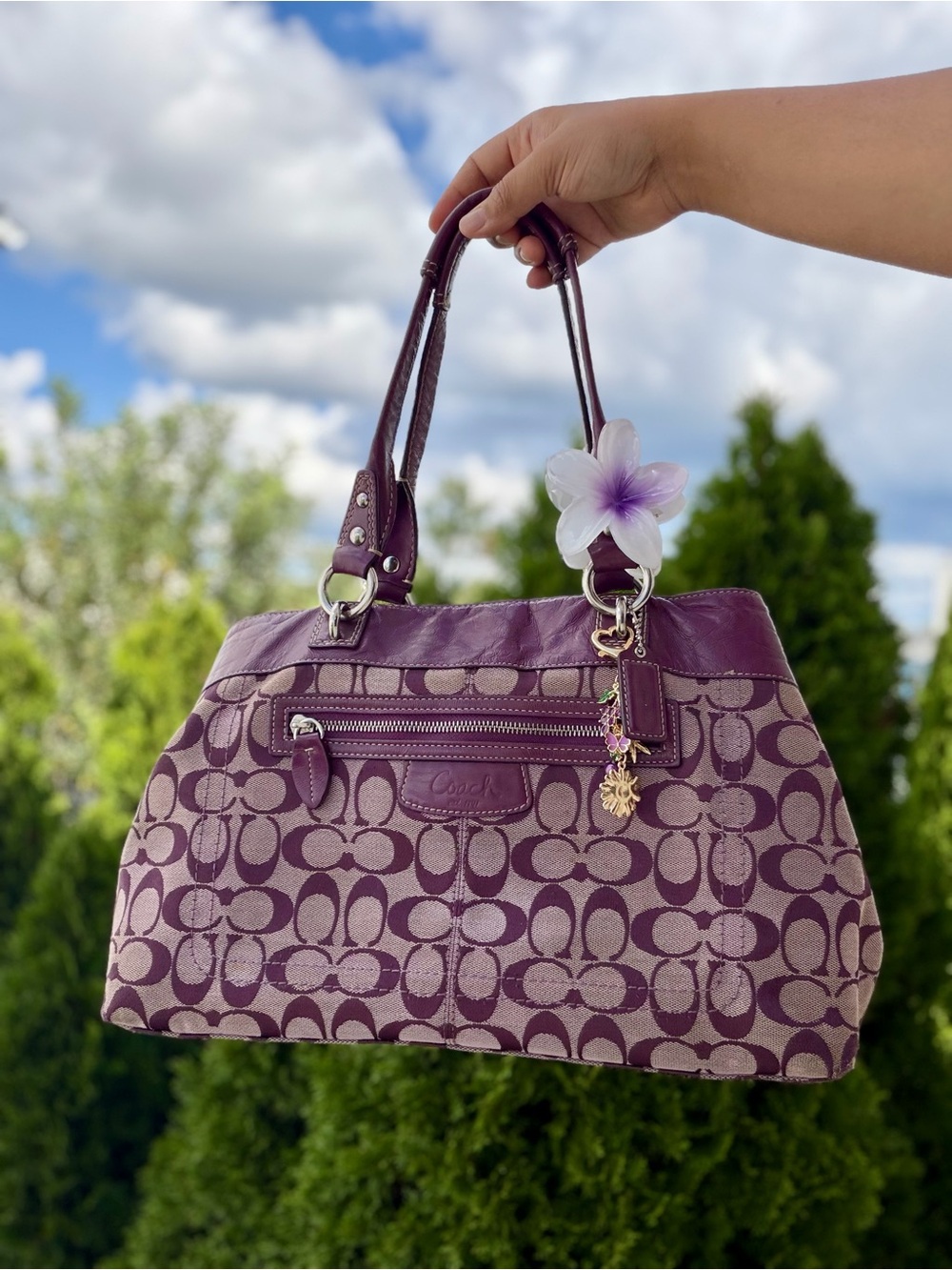 RARE Y2K-era Coach Penelope shoulder bag in a stunning plum/magenta color